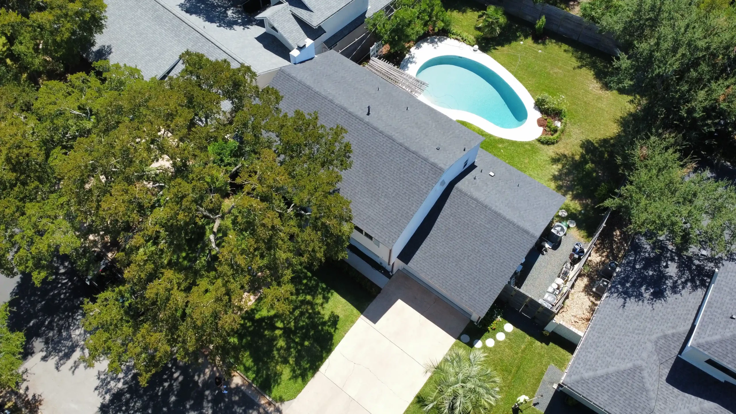 What to Expect From a Luxury Roof Installation in Texas